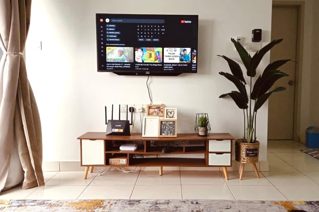 Homestay Santai At Kotawarisan Klia Netflix *