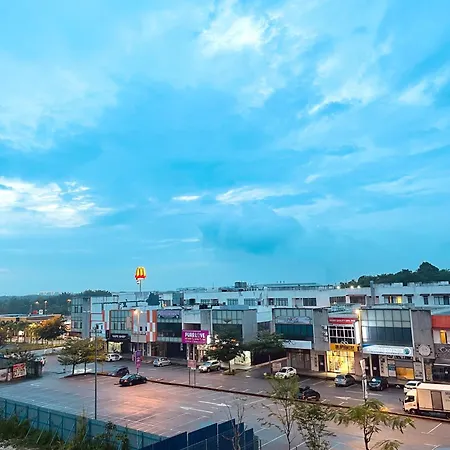 Santai At Kotawarisan Klia Netflix Apartment Sepang Exterior photo