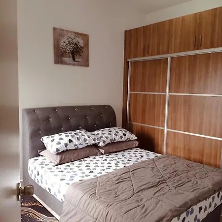 Santai At Kotawarisan Klia Netflix Apartment Sepang Exterior photo